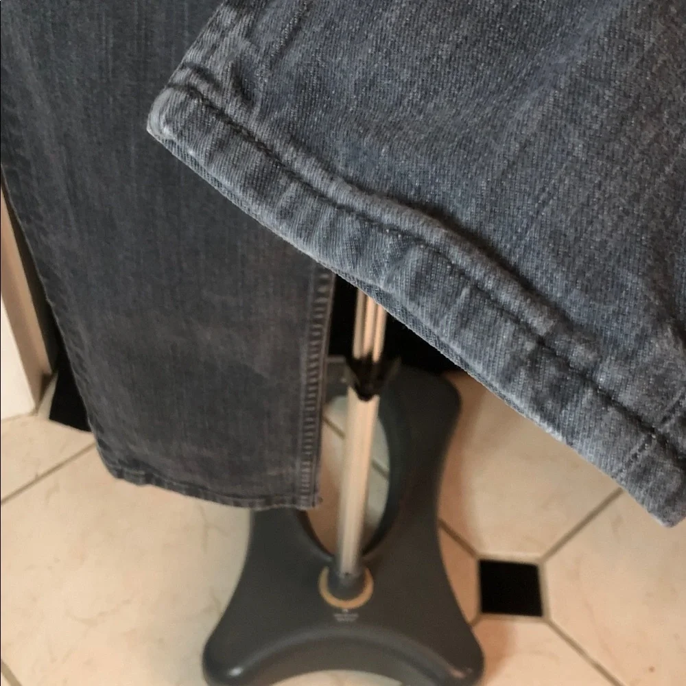 LEVI’S 511 GRAY SKINNY JEANS • 34 x 32
